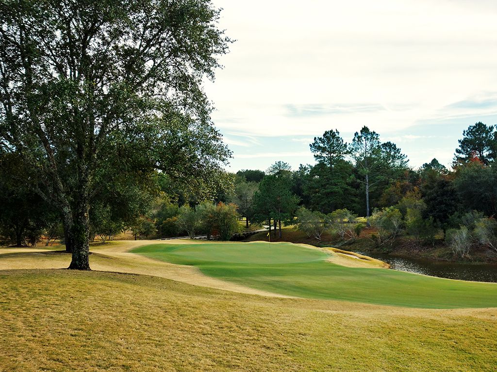 7th Hole at Fallen Oak Golf Club (330 Yard Par 4)